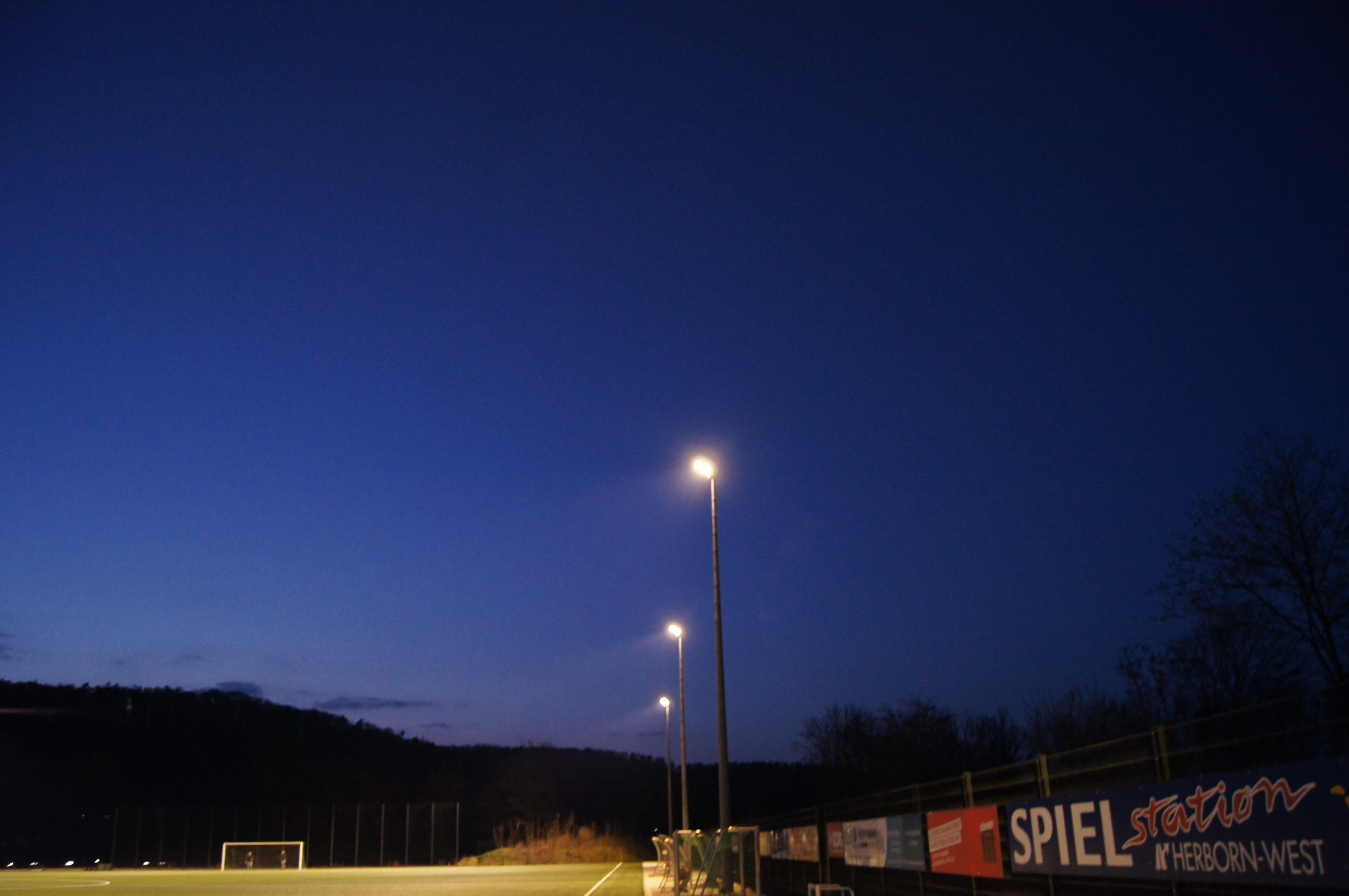 Sportanlage nachts